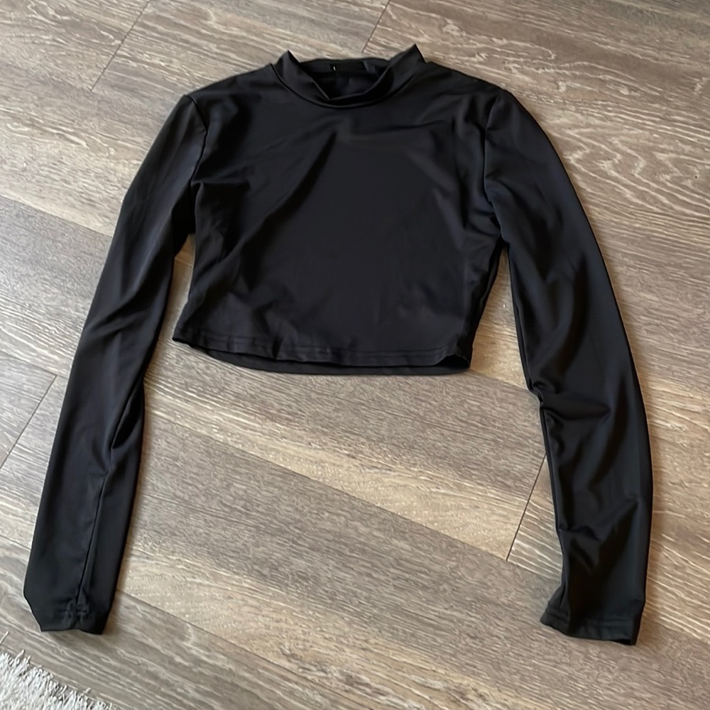 Black mock neck crop top